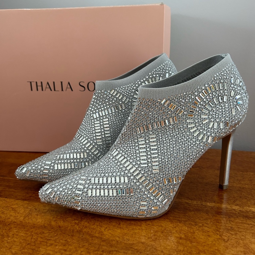 Thalia Sodi Ankle Boots Metallic Silver size 7.5m
